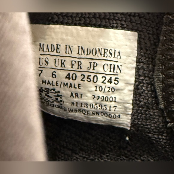 adidas Yeezy Boost 350 V2 - Size 7 EUC - Picture 6 of 6